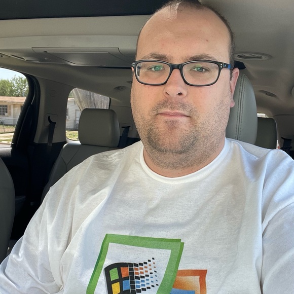 Meet your Posher, Kyle - Picture 5 of 8